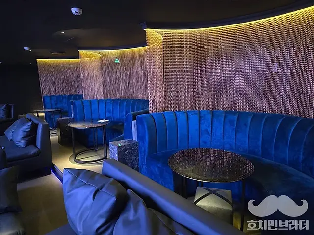 호치민 이지클럽 소파 테이블 1