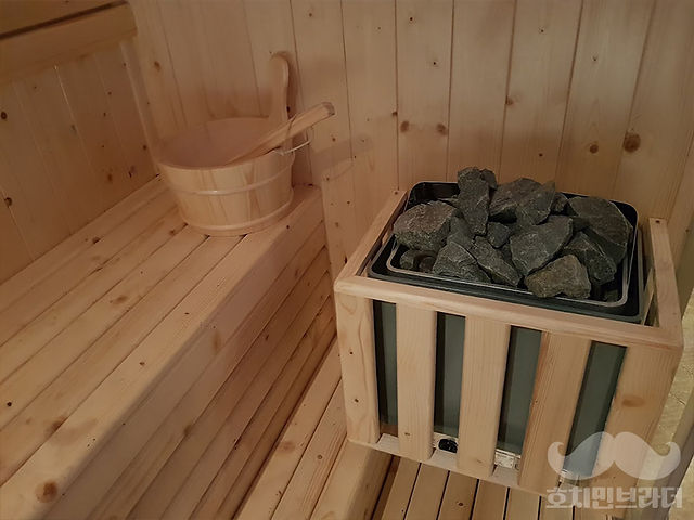 스타킹 마사지 룸 내부 사우나 시설