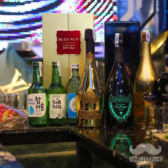 원투 가라오케 테이블