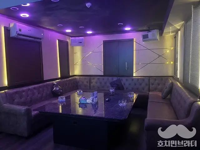 호치민 퍼블릭 가라오케 룸 3