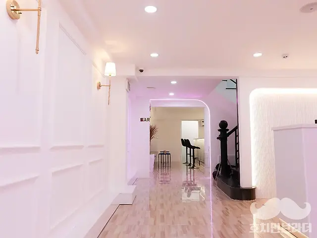 호치민 스타 이발소 내부 1층