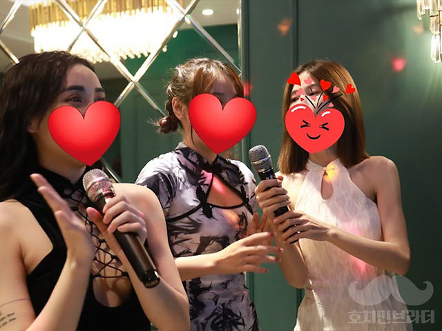 호치민 더조선에서 노래를 부르며 노는 모습 2